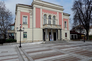Реставрацията на Видинския театър с Caparol